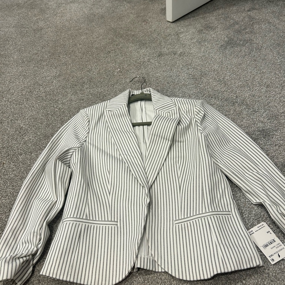 Small Amanda & Chelsea Blazer from Nordstrom Rack - Tags On - Picture 3 of 6
